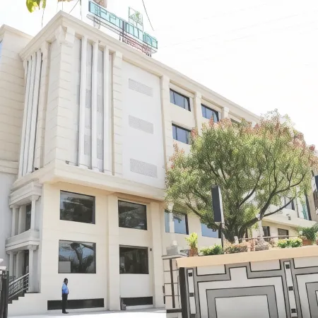 Sai Neem Tree Hotel