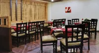 Hotel Shanti Palace - parking