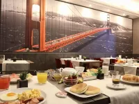 Hotel San Francisco Hotels near Piola Station