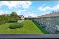 Quality Inn & Suites at Coos Bay - Pet friendly
