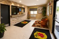 Super 8 by Wyndham Lexington Park/California Area - Wi-Fi