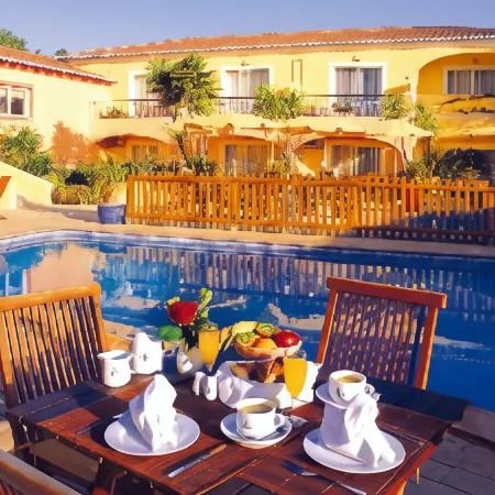 Costa d'Oiro Ambiance Village