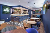 Travelodge Cardiff Central Queen Street - バー