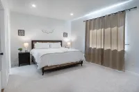 5Br Vacation Home Hot Tub/Game Room/Water Views/BBQ/Firepit/LG Yard - 4성급