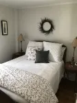 Just Renovated-Spacious 3 Bedroom-Downtown Plymouth-Private-Parking-Yard & MORE - Apartments