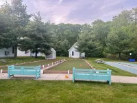 Summer Village Resort - 1 Mi to Moody Beach - WiFi, Gym, AC, Pools, Playgrounds - Gym