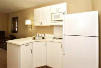 Extended Stay America Suites - Orange County - John Wayne Airport - parking