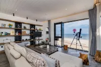 Anaya · Orange Sunset Seaside Design Homestay