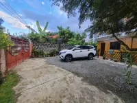 Alona's Traditional Filipino Home Near 100 Islands Wharf - parking