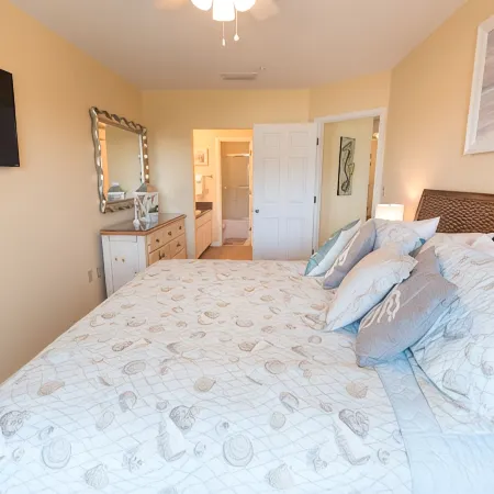 Gorgeous Weather~Book a Getaway~Grand Caribbean~2Br2B~Slps 8