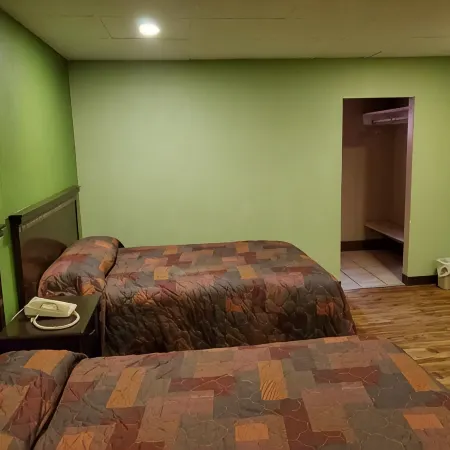 Trailway Motel