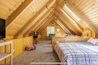 Arrowhead cabin sleeps 12 fast wifi newly remodeled