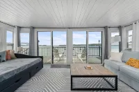 Lakeside Cottage ~ Pool, Hot tub & Private Beach - 4-Star
