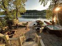 Warluskee Luxury Lakefront Cottage w/ Hot Tub