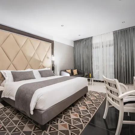 Krystal Palace Douala Отели в г. Дуала
