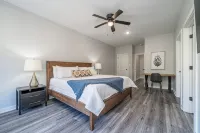 Sleeps 12! Game room! Kayaks! Lakefront! - 4-Star