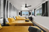 5 Bd & 3 Ba - Hot Tub, Game Room, Fire Pit, Fenced Yard - Denver & Boulder