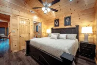 Downtown Spacious Wooden Cabin Location View Peace - Chalets