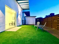 Modern Studio Home w/ Private Yard  SolMod #2 - Bungalows