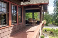 Right Off Main st &Mirror Lake, Olympic Ski Jump View! Fire Pit Hot Tub Foosball - 4-Star