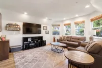 Pacifica Storybook Beach House, 2 blocks from beach, pier and golf, 10 min to SF