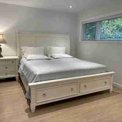 Residence by Queen Elizabeth Park Rooms