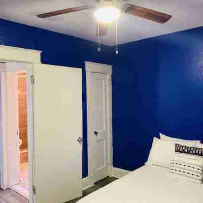 Royalty Homes - College Style 3 bedroom Apartment Rooms