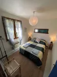 Petite Maison Atypique Avec Jardin Ombagé Parfait Pour des Vacances en Famille - บังกะโล