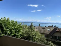 Large apartment. 3 bedrooms, Alpes Rez, Neuchatel Hotels in Neuchatel