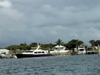 Waterfront Beach Bungalow with 150 Foot Dock on Guana Cay and Waterside Pergola - Homestays