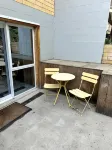 Studio Apartment 100 meters from lake and walking track