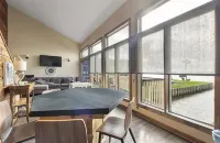Lovely 2 Bedroom condo with marina view and pool - Pools