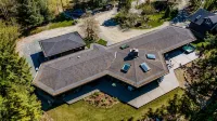 Stunning Waterfront Getaway!  Luxury Home on Acreage,  Natures Paradise - 4 stjerner