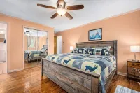 Top of the Lake. Unbelievable View of Lake and Surrounding Mountains. Private. - 4 stjerner