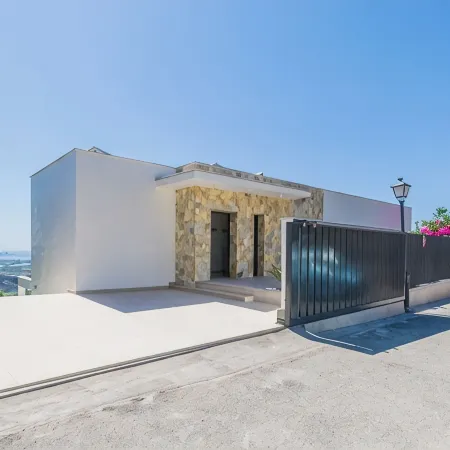 Villa La Perla with private heated pool and great views