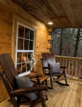 Soothing LOG CABIN in charming Eureka Springs - Chalets