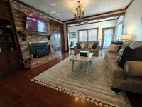 13. King bed, sleeps 22, historic 5-bedroom house in  Albertville with WiFi, AC - 4성급