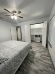 Modern 3-bedroom 2-Bathroom home Conveniently located next to Texas Roadhouse! - Homestays