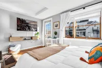 The Saco Suite - Downtown, Dog Friendly, Sleeps 4, Walk to Bars & Restaurants!
