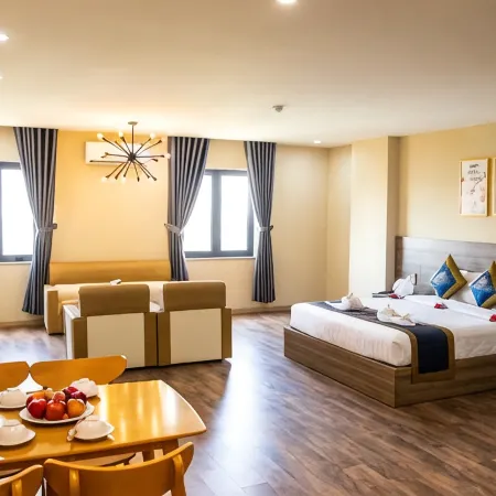 La Mia Lakeview Hotel