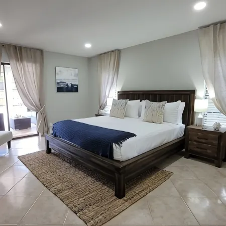 Designer 3 Br Home Heated Pool 3 mi. from the Beach & Downtown Private Backyard