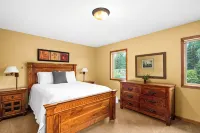 Lake Views Throughout. Next to Golf, Hiking, Biking Trails and Winery. - balcón