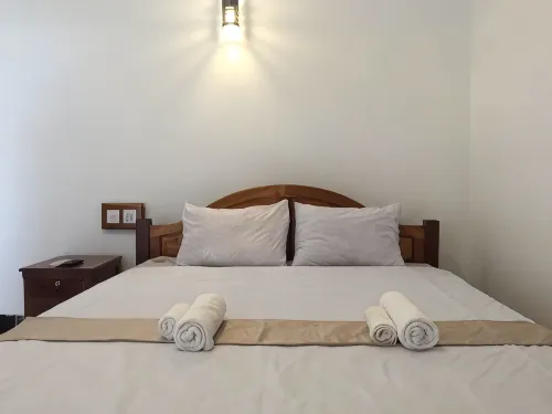 Mongkul Thmey Guest House - parking