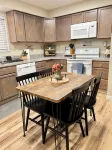 Lower Grape, Midtown Home 3bed&1bath - Condos