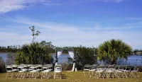 A Luxury Bayfront Retreat with a Resort-Style Pool & Private Dock - Wifi