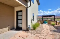 Luxury twin home.  Beautiful views. Private hot tub. Covered outside patio. - プライペートプール