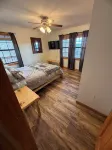 Lazy Bear Cottage-No Cleaning Fees & direct access to Brimstone - Wifi