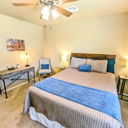 Star Valley cozy log cabin close to the Chickasaw National and Turner Falls Park