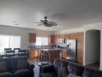 Martinez Lake - Desert House l Southwestern Home with Private Dock - 4 tähden