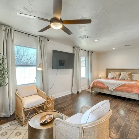 Wine Trail Retreat w/ Fire Pit, Cold Plunge, Grill, Walk to Downtown JC!